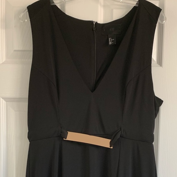 Elegant H&M Sleeveless Black Midi Dress - Picture 3 of 9